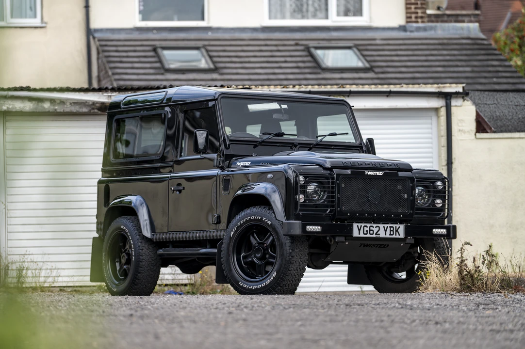 2012 Land Rover Defender 90 - Image 15 of 31