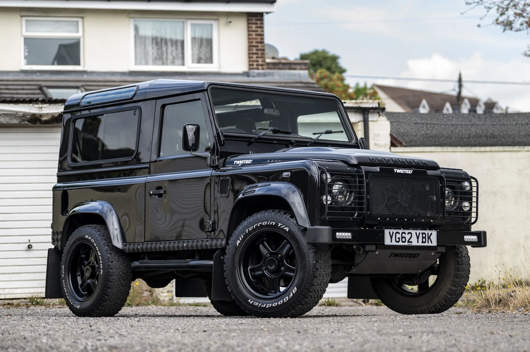 2012 Land Rover Defender 90 - Image 4 of 31