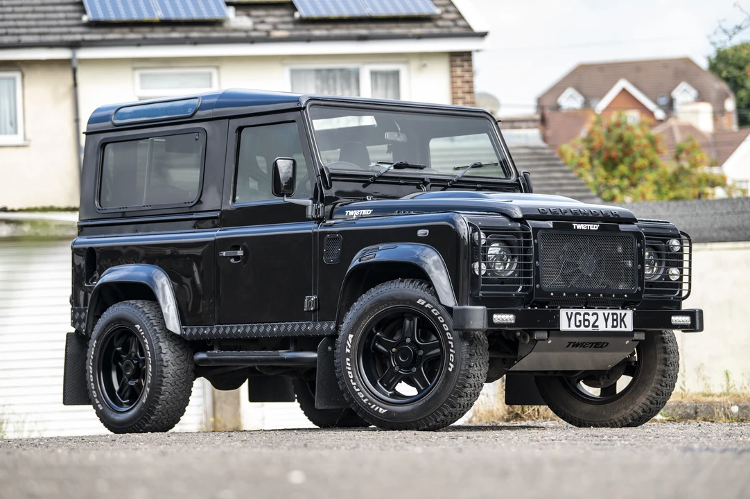 2012 Land Rover Defender 90 - Image 17 of 31