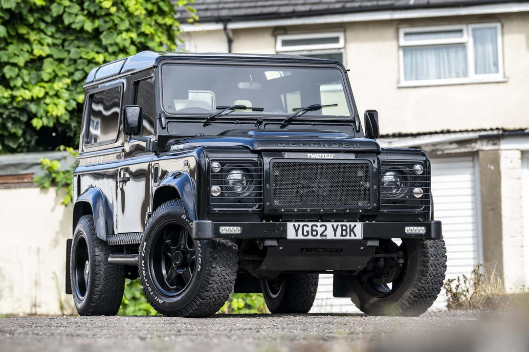 2012 Land Rover Defender 90 - Image 19 of 31