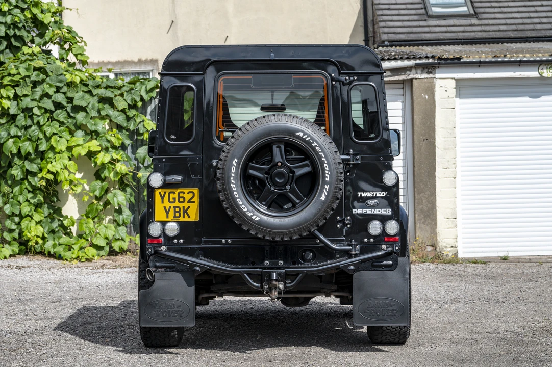 2012 Land Rover Defender 90 - Image 7 of 31