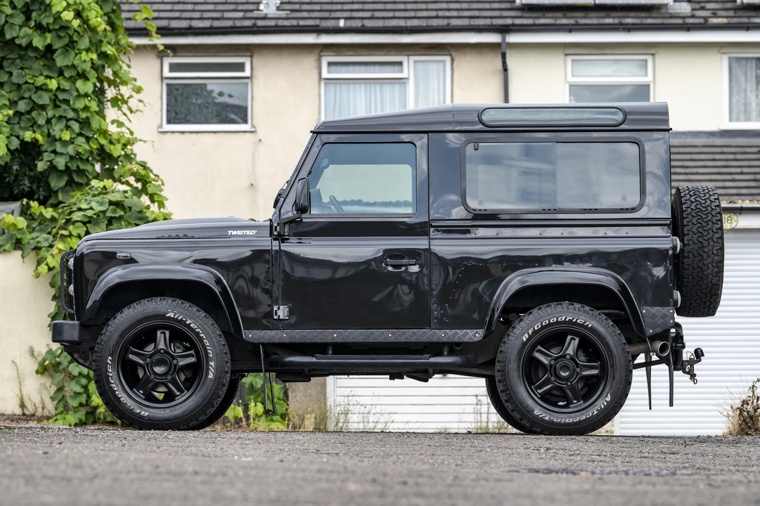 2012 Land Rover Defender 90 - Image 27 of 31