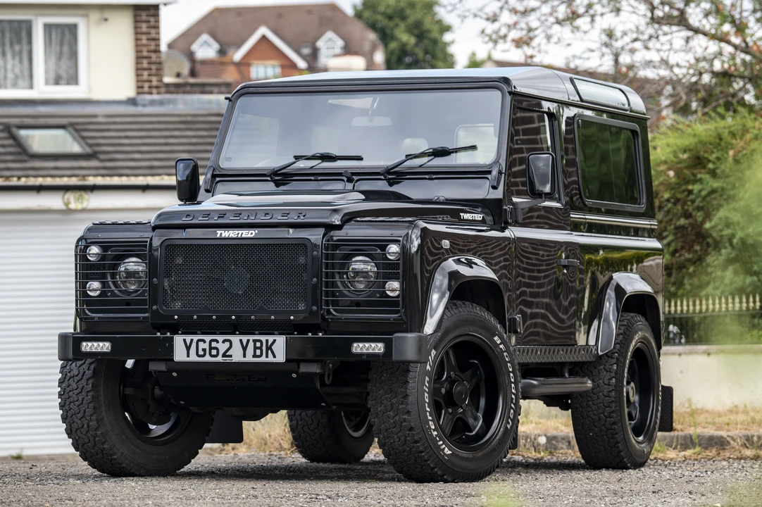 2012 Land Rover Defender 90 - Image 10 of 31