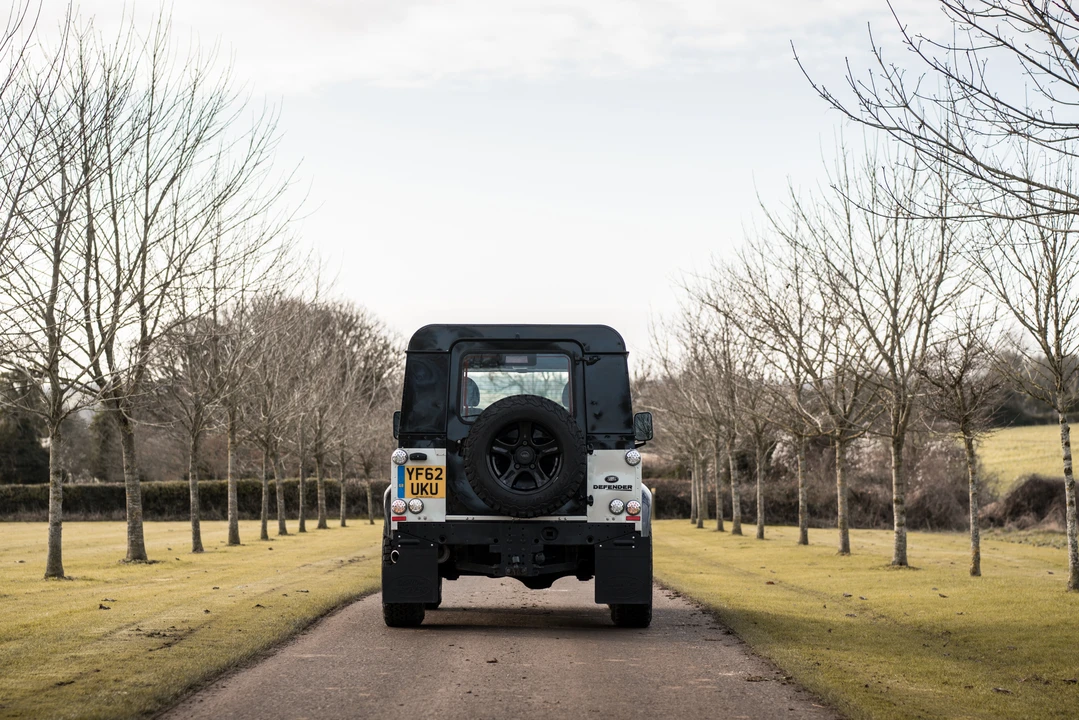 2012 Land Rover Defender 90 - Image 11 of 31
