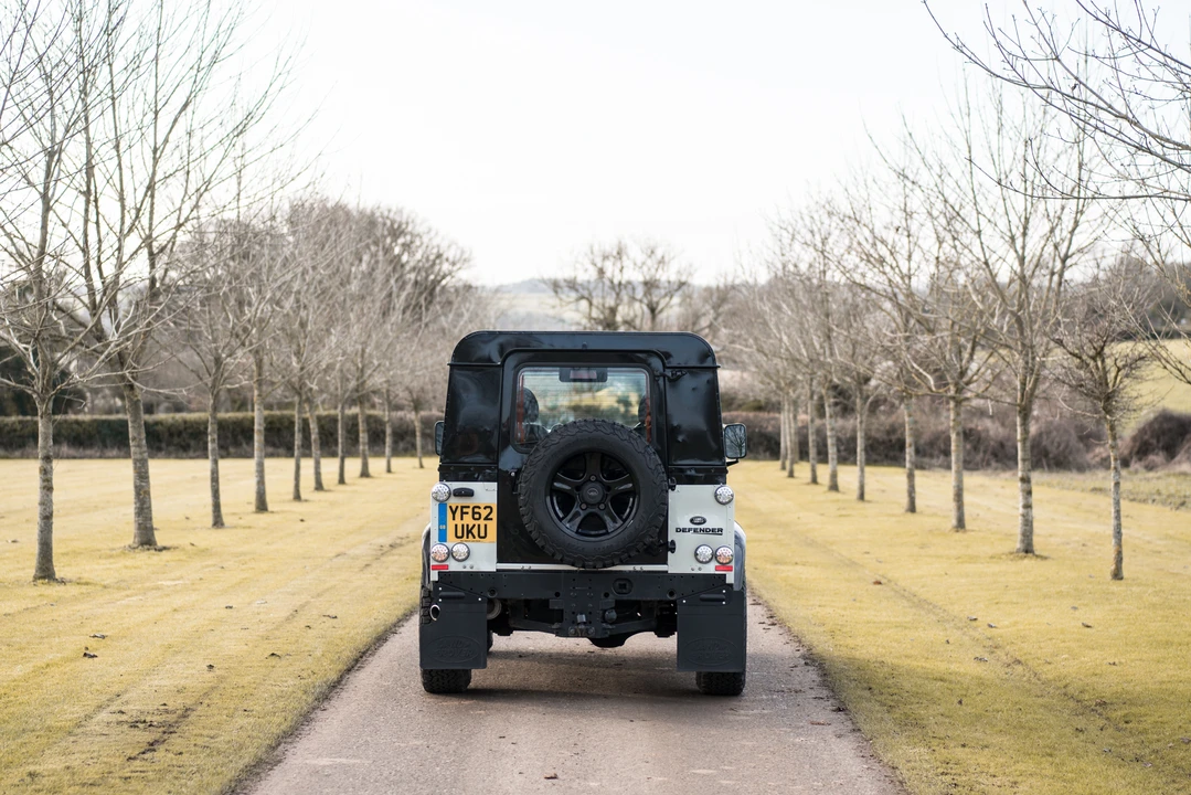 2012 Land Rover Defender 90 - Image 7 of 31