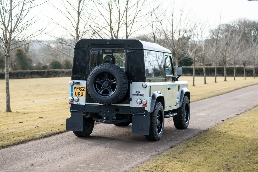 2012 Land Rover Defender 90 - Image 6 of 31