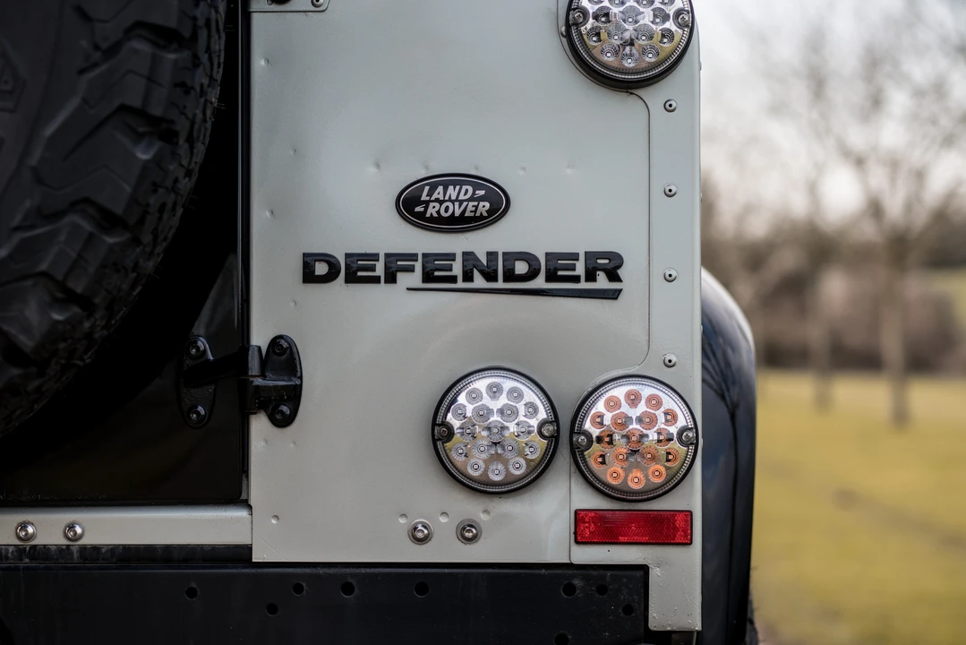 2012 Land Rover Defender 90 - Image 26 of 31