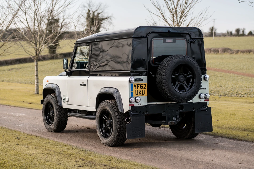 2012 Land Rover Defender 90 - Image 8 of 31