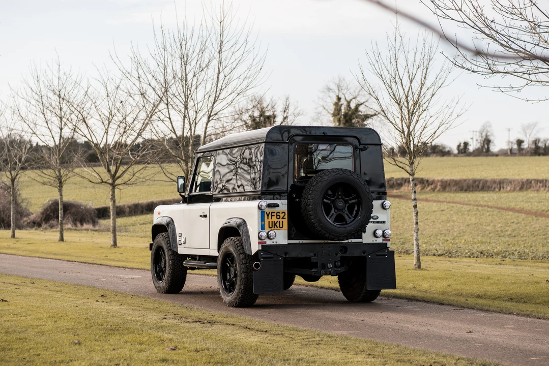 2012 Land Rover Defender 90 - Image 13 of 31