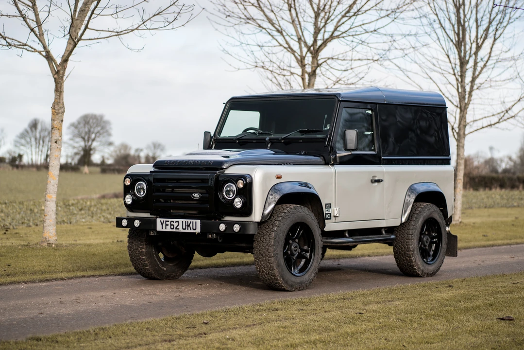 2012 Land Rover Defender 90 - Image 10 of 31