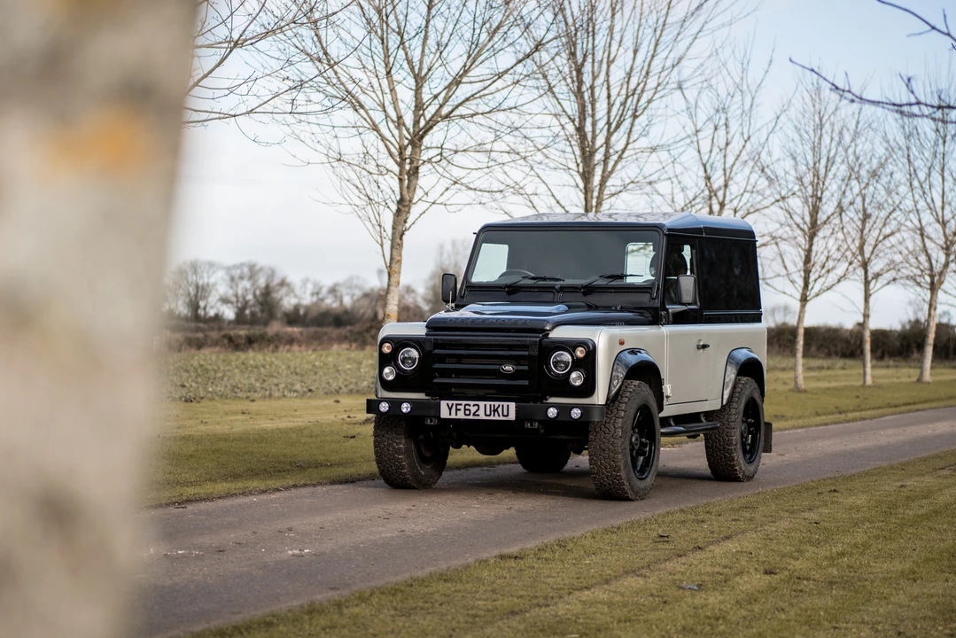 2012 Land Rover Defender 90 - Image 16 of 31