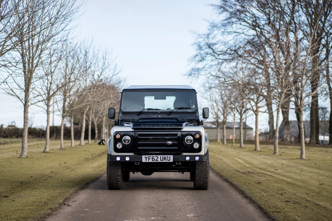 2012 Land Rover Defender 90 - Image 17 of 31