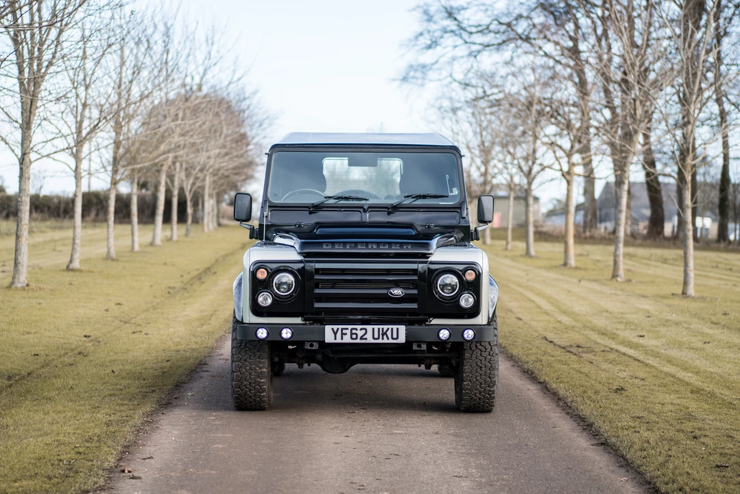 2012 Land Rover Defender 90 - Image 3 of 31