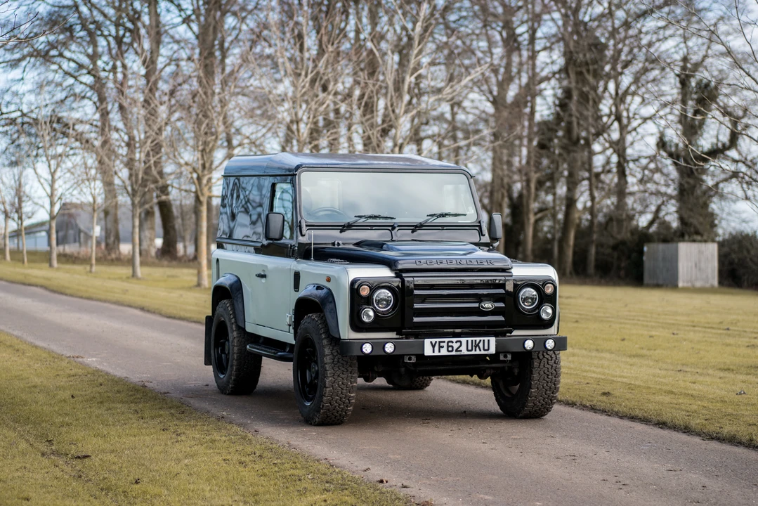 2012 Land Rover Defender 90 - Image 4 of 31