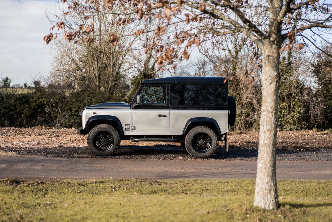 2012 Land Rover Defender 90 - Image 9 of 31
