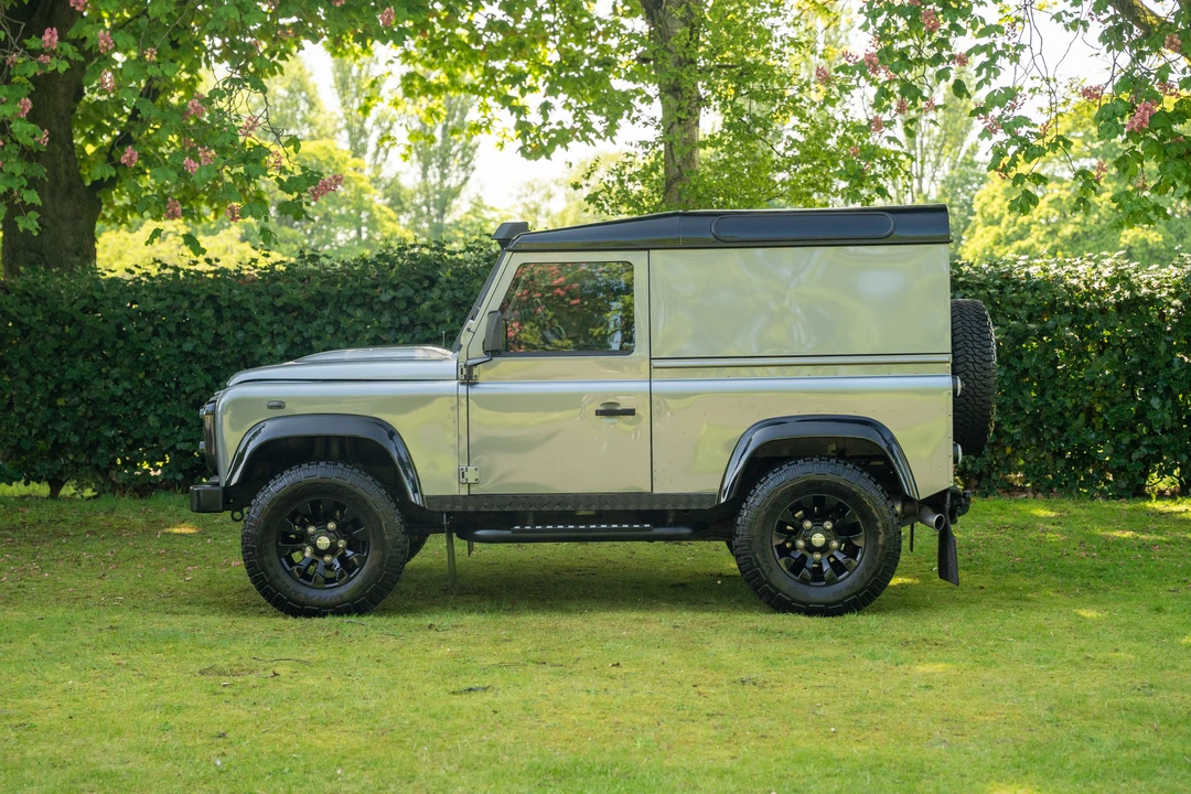 2012 Land Rover Defender 90 - Image 9 of 31