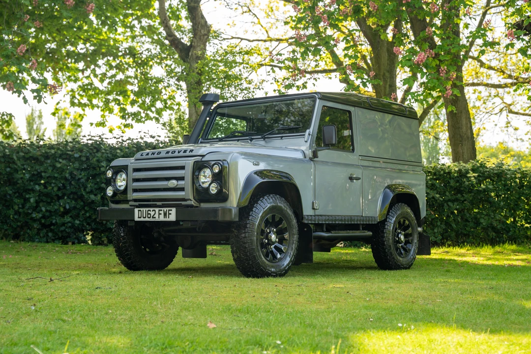 2012 Land Rover Defender 90 - Image 17 of 31