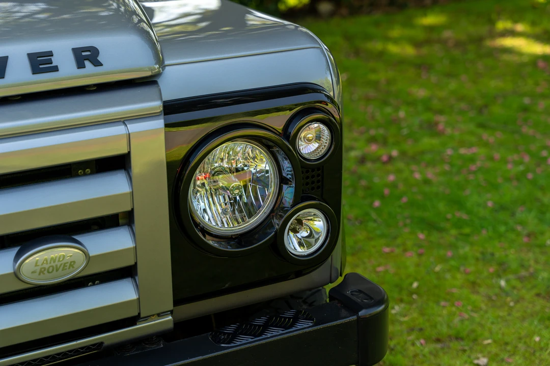2012 Land Rover Defender 90 - Image 20 of 31