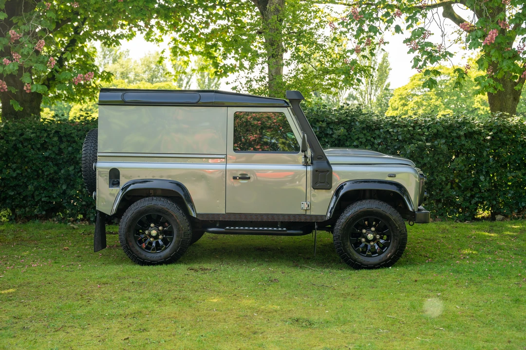 2012 Land Rover Defender 90 - Image 5 of 31