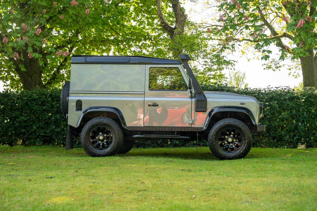 2012 Land Rover Defender 90 - Image 13 of 31