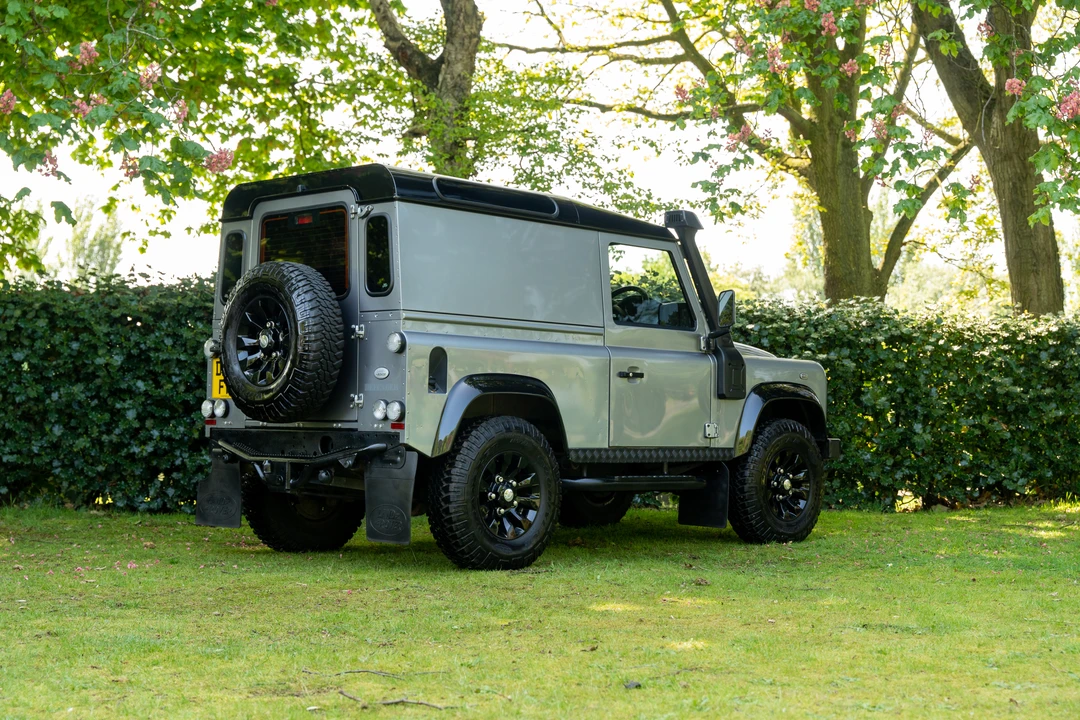 2012 Land Rover Defender 90 - Image 14 of 31