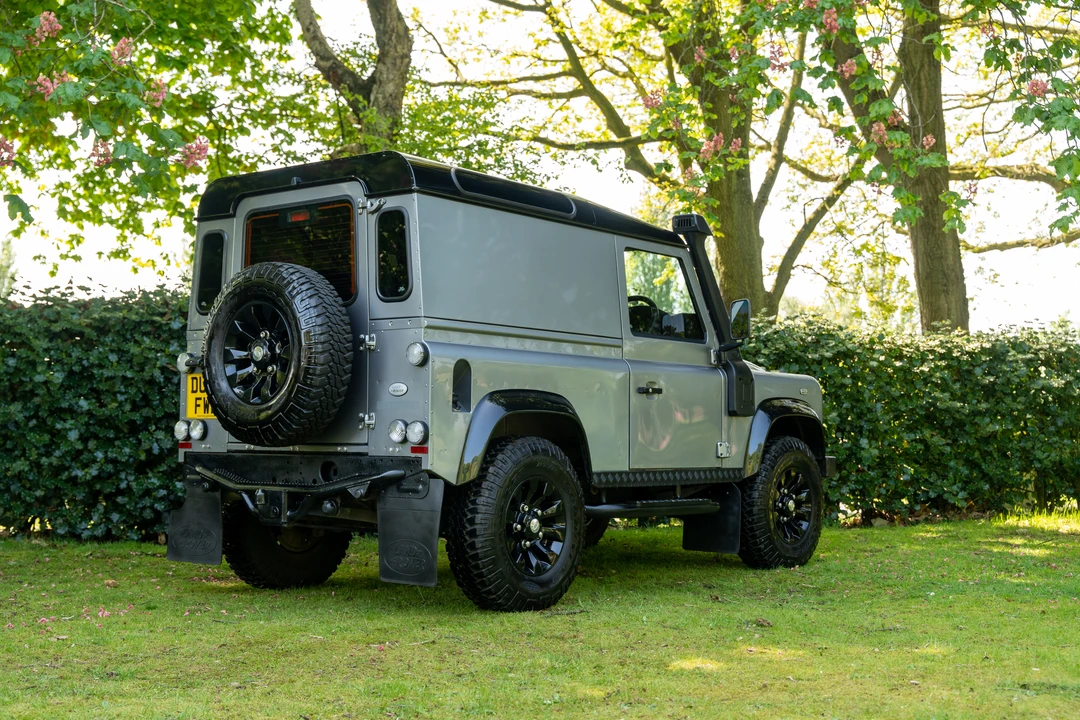 2012 Land Rover Defender 90 - Image 6 of 31
