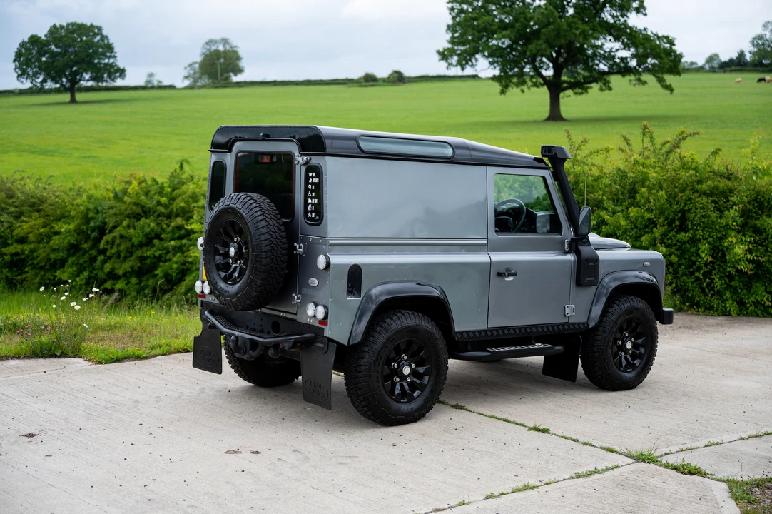 2012 Land Rover Defender 90 - Image 8 of 31