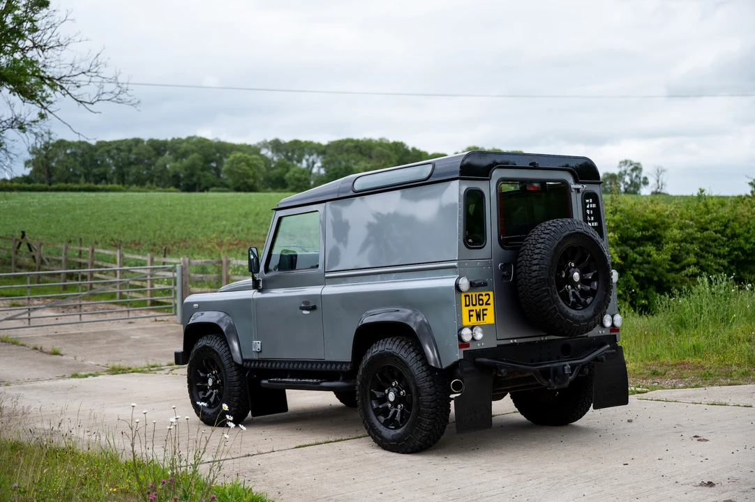 2012 Land Rover Defender 90 - Image 6 of 31