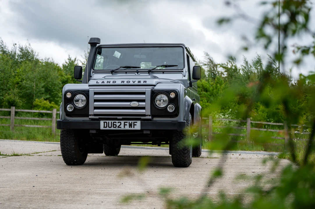2012 Land Rover Defender 90 - Image 11 of 31