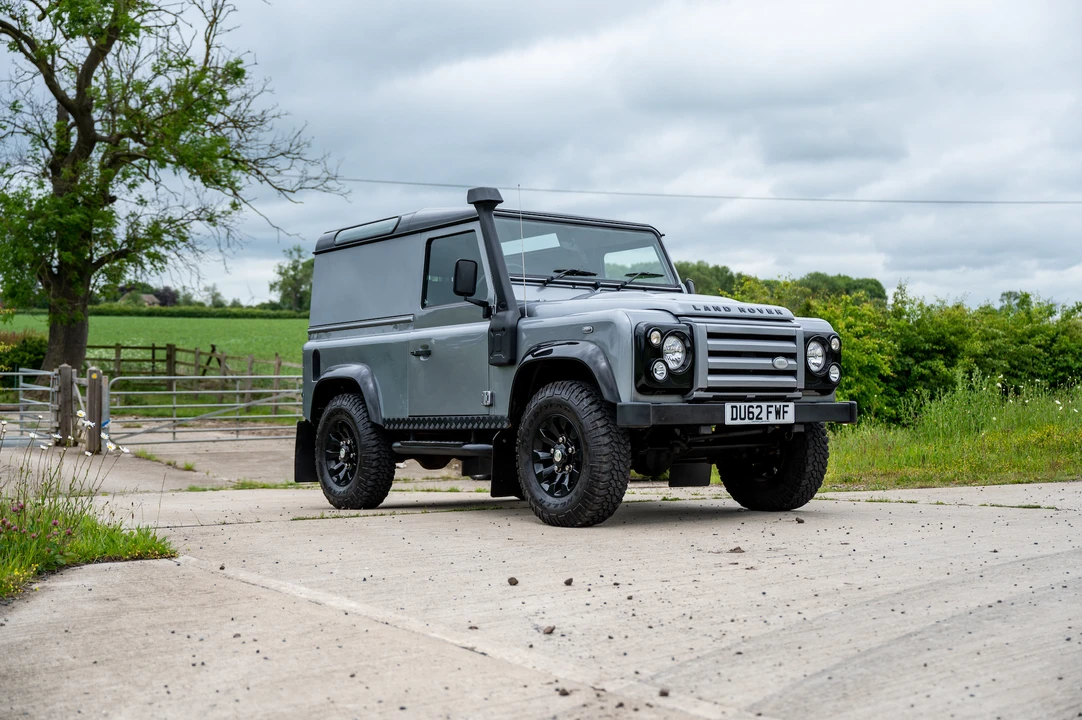 2012 Land Rover Defender 90 - Image 10 of 31