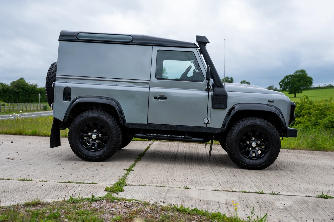 2012 Land Rover Defender 90 - Image 9 of 31