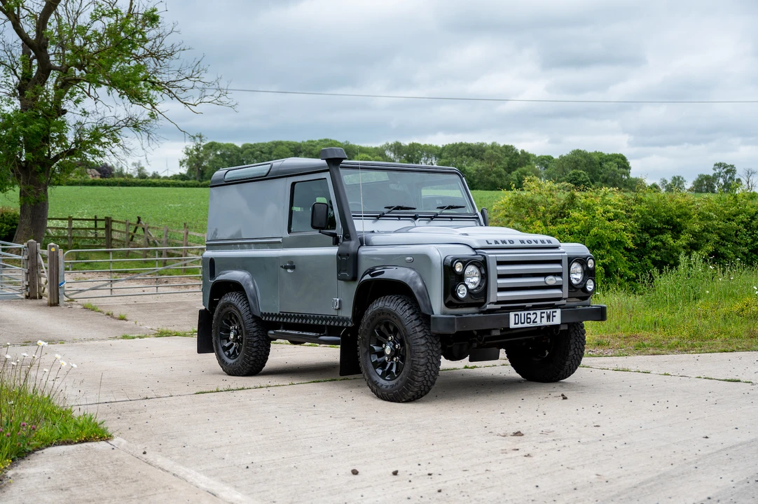 2012 Land Rover Defender 90 - Image 18 of 31