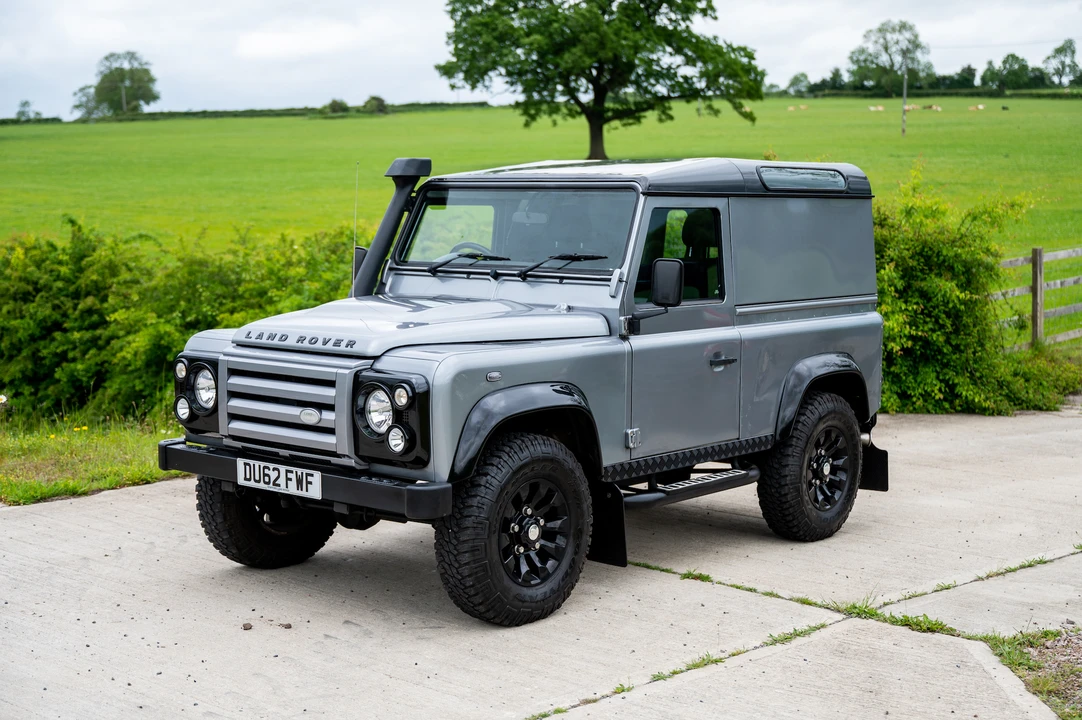 2012 Land Rover Defender 90 - Image 4 of 31