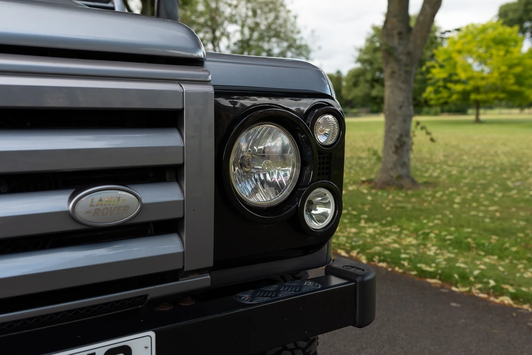2012 Land Rover Defender 90 - Image 26 of 31