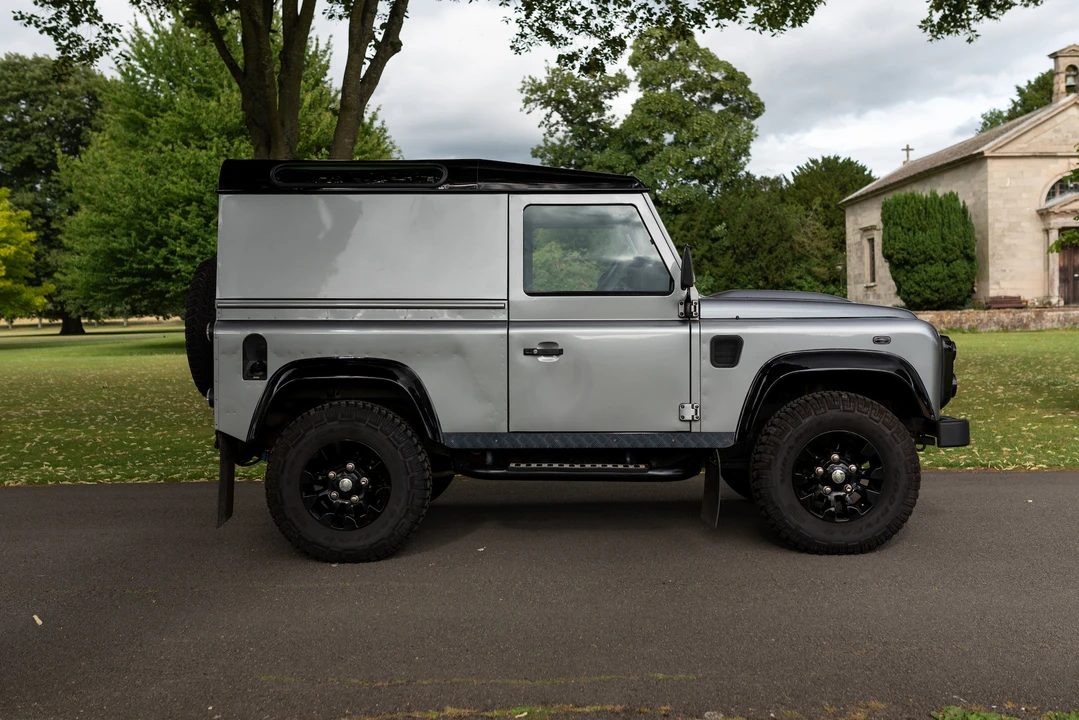 2012 Land Rover Defender 90 - Image 9 of 31