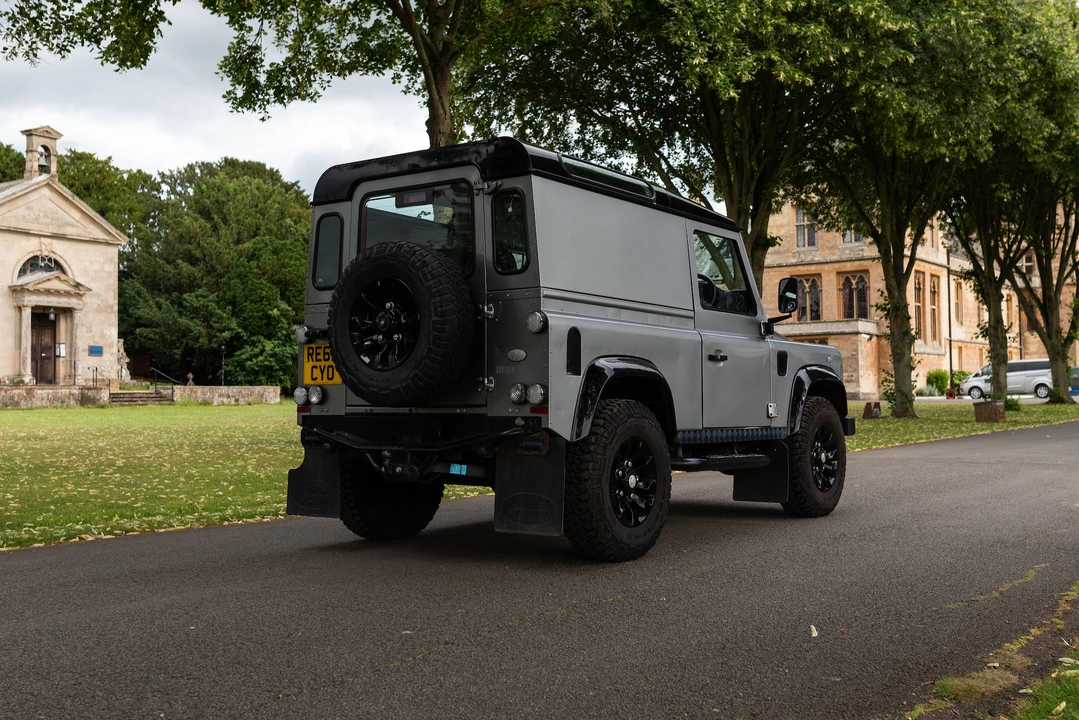 2012 Land Rover Defender 90 - Image 8 of 31