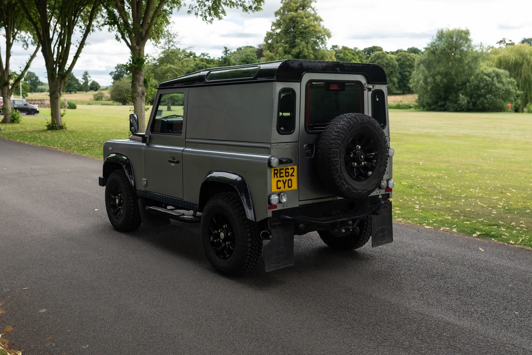 2012 Land Rover Defender 90 - Image 6 of 31