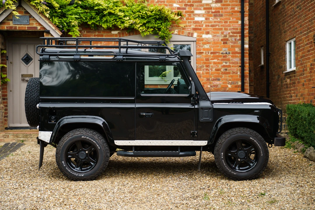 2012 Land Rover Defender 90 - Image 20 of 31