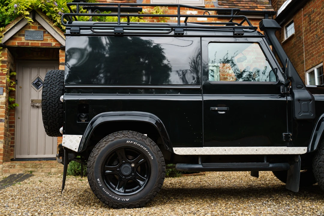 2012 Land Rover Defender 90 - Image 14 of 31