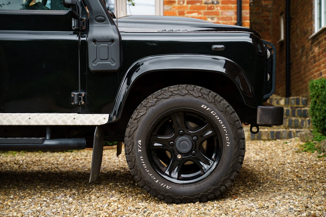 2012 Land Rover Defender 90 - Image 27 of 31