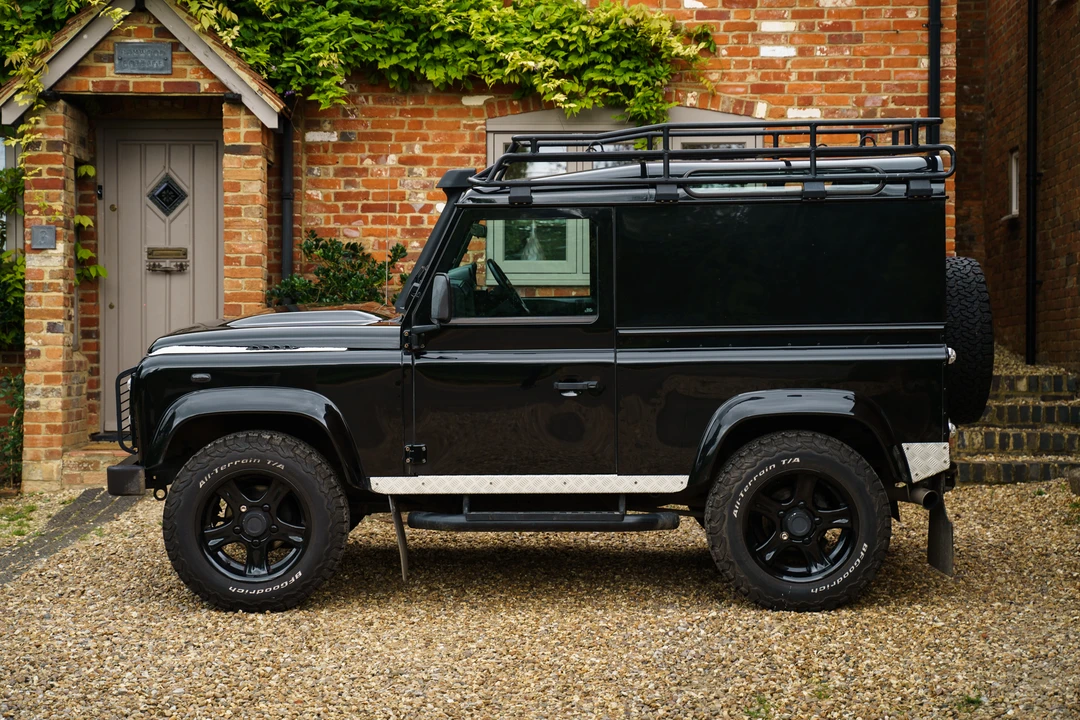 2012 Land Rover Defender 90 - Image 6 of 31