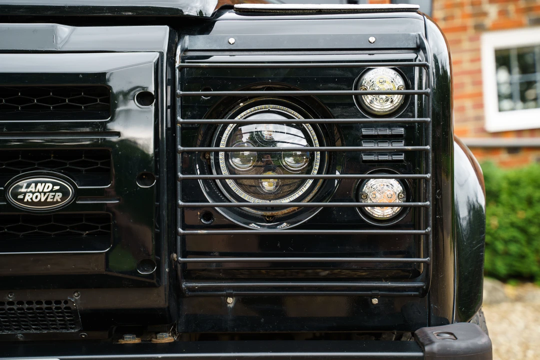 2012 Land Rover Defender 90 - Image 17 of 31