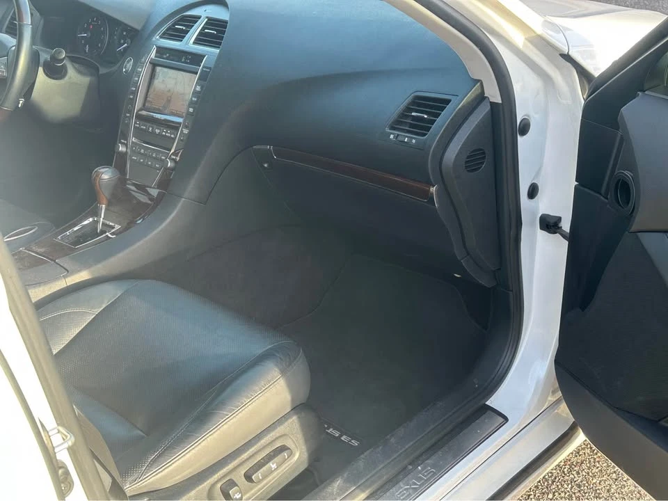 2012 Lexus ES 5th Gen - Image 8 of 10
