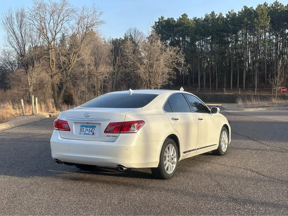 2012 Lexus ES 5th Gen - Image 4 of 10