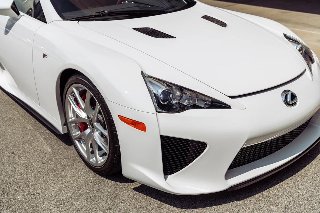 2012 Lexus LFA - Image 27 of 31