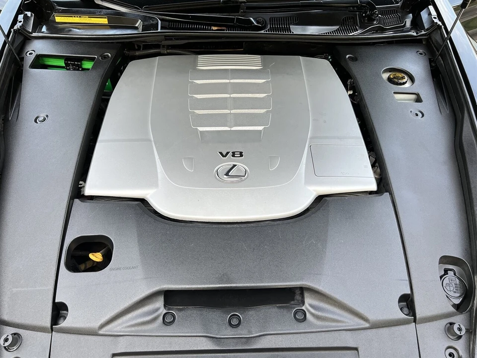 2012 Lexus LS 4th Gen - Image 18 of 21