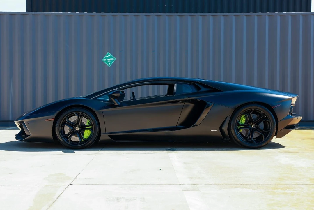 2012 Lamborghini Aventador LP700-4 - Image 3 of 31