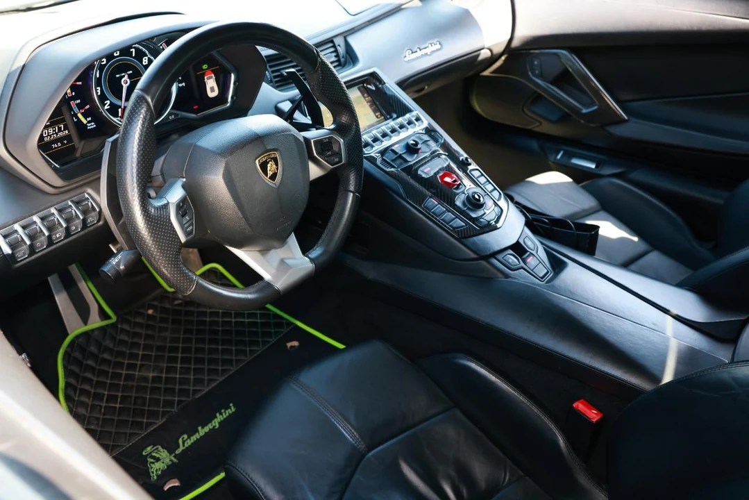 2012 Lamborghini Aventador LP700-4 - Image 4 of 31