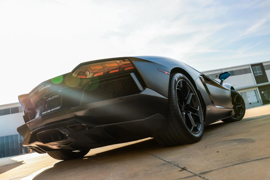2012 Lamborghini Aventador LP700-4 - Image 28 of 31