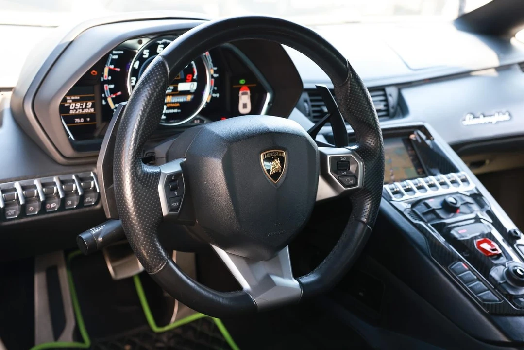 2012 Lamborghini Aventador LP700-4 - Image 27 of 31
